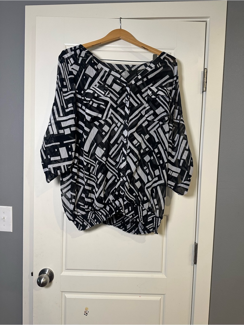 torrid Black and White Geometric Pullover Blouse